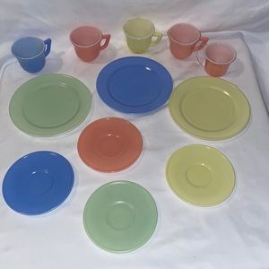 Vintage MCM Hazel Atlas 1950s pastel 12-piece Little Hostess child's tea set